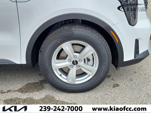 New 2026 Kia Sorento LX FWD image 7