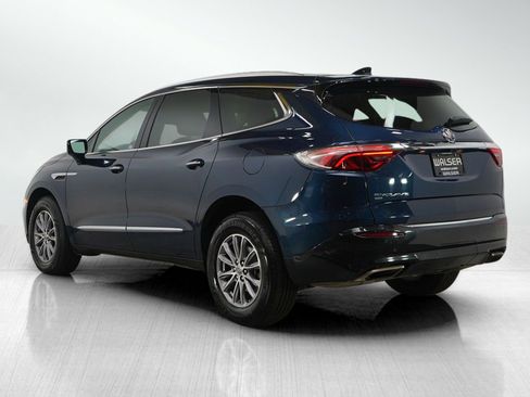 Used 2023 Buick Enclave Essence image 3