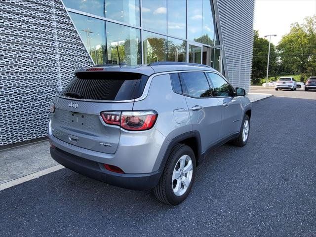 Used 2020 Jeep Compass Latitude w/ Cold Weather Group AWD/4WD image 5