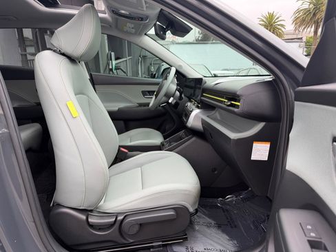 Used 2024 Hyundai Kona Limited FWD image 38