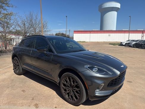 Used 2021 Aston Martin DBX Base image 3