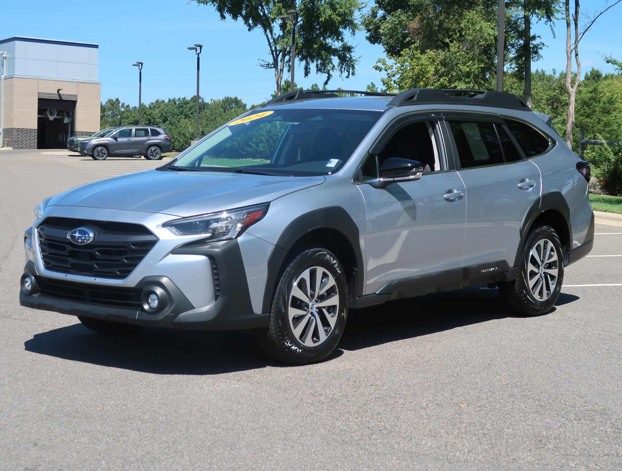 Used 2024 Subaru Outback Premium AWD/4WD image 3