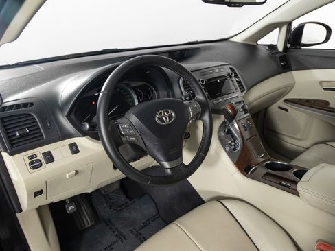 Used 2012 Toyota Venza XLE w/ XLE Premium Pkg image 13