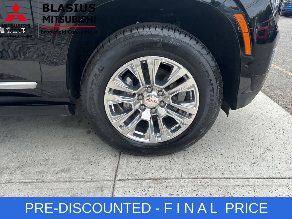 Used 2026 GMC Yukon Denali w/ Sun & Power Step Package AWD/4WD image 3
