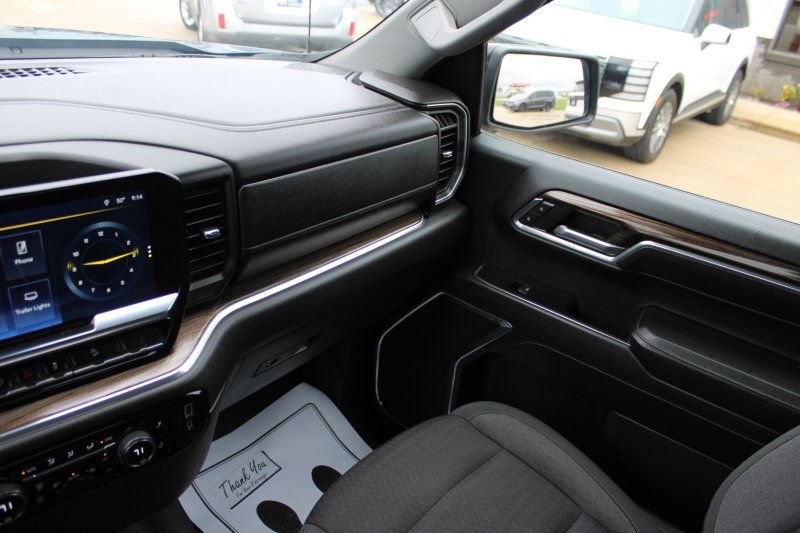 Used 2024 Chevrolet Silverado 1500 RST AWD/4WD image 16