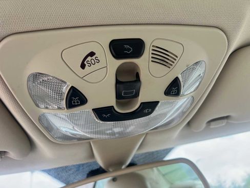 Used 2009 Mercedes-Benz CLK 550 Coupe image 20