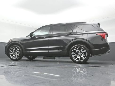 Used 2025 Ford Explorer Platinum w/ Ultimate Package AWD/4WD image 40