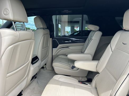 Certified 2021 Cadillac Escalade Premium Luxury image 16