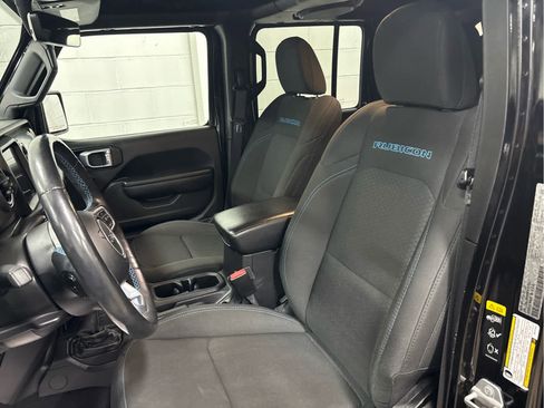 Used 2021 Jeep Wrangler Unlimited Rubicon w/ Cold Weather Group image 15