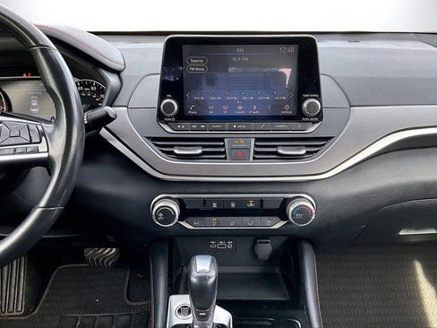 Used 2024 Nissan Altima 2.5 SR image 12