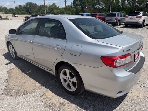 Used 2013 Toyota Corolla LE w/ Premium Pkg FWD image 5