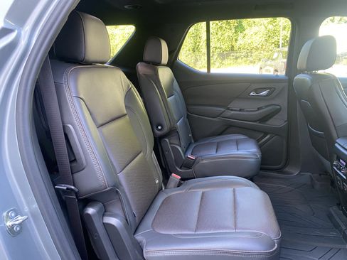 Used 2023 Chevrolet Traverse High Country FWD image 37