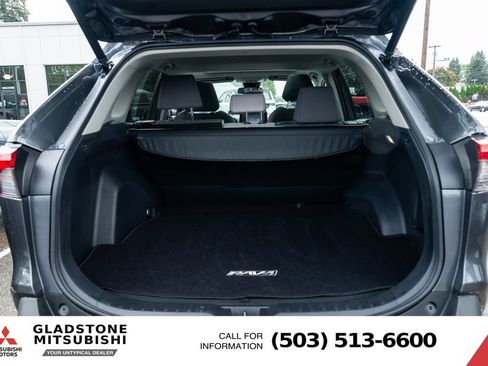 Used 2022 Toyota RAV4 XLE w/ Convenience Package AWD/4WD image 8