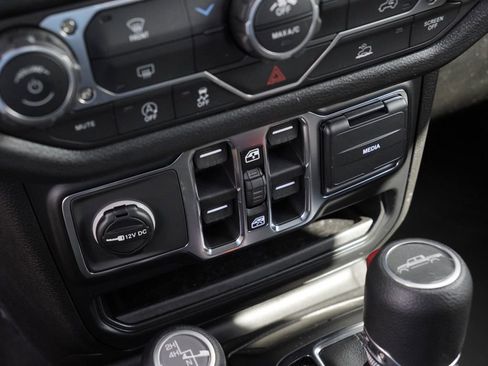 New 2026 Jeep Gladiator Sport AWD/4WD image 16