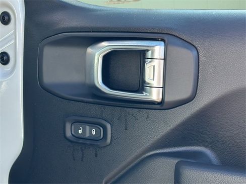 Certified 2023 Jeep Wrangler Unlimited Sport image 38