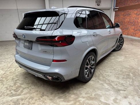 Used 2026 BMW X5 xDrive50e w/ M Sport Package AWD/4WD image 5