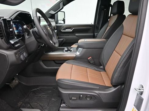 Used 2025 Chevrolet Silverado 2500 High Country w/ Technology Package image 28