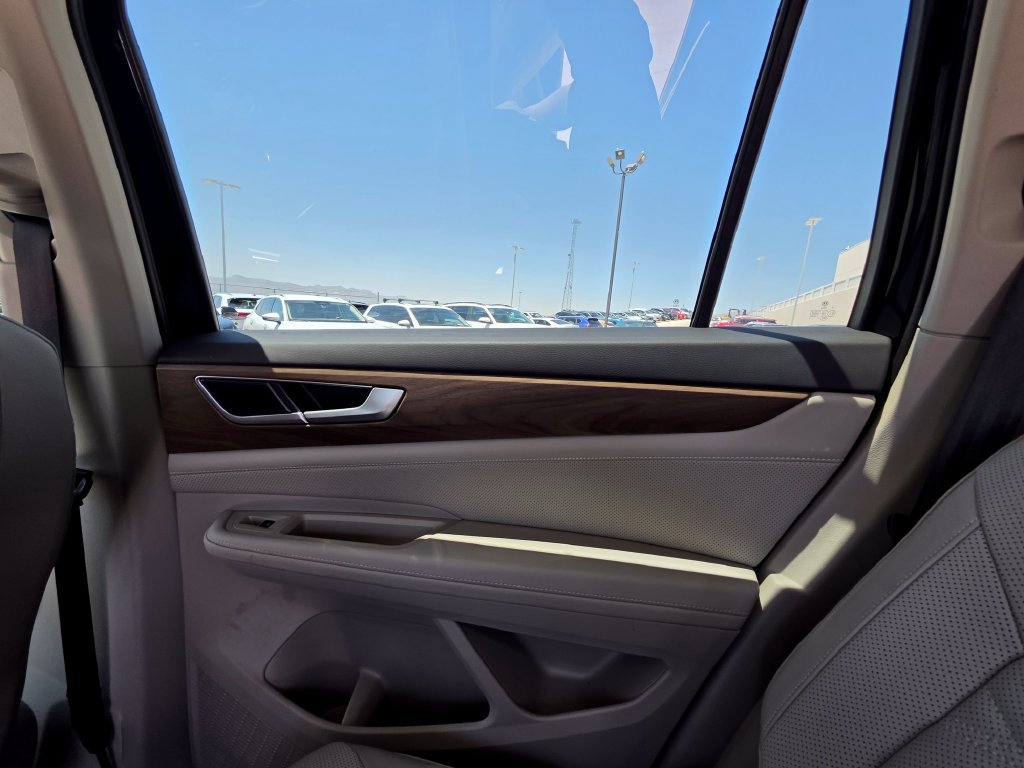 Certified 2025 Volkswagen Atlas SE AWD/4WD image 18
