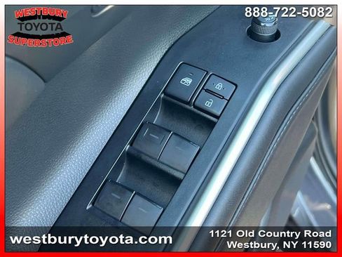 Used 2021 Toyota Highlander XLE image 21