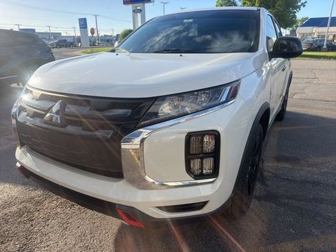 Used 2020 Mitsubishi Outlander Sport SE AWD/4WD image 3