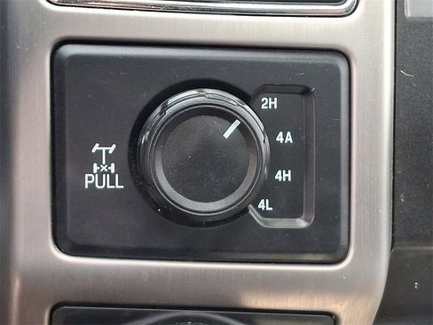 Used 2018 Ford F150 Platinum w/ Equipment Group 701A Luxury image 26