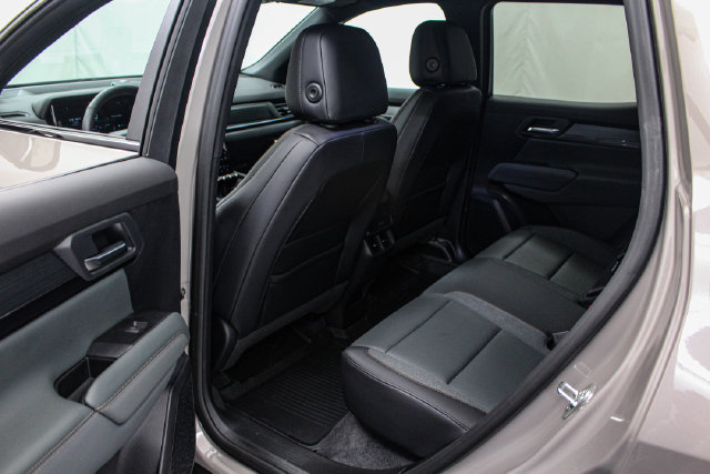 New 2027 GMC Terrain AT4 w/ Technology Package II AWD/4WD image 14