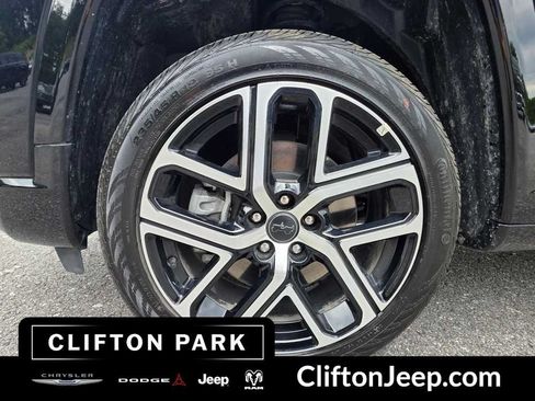 Used 2025 Jeep Compass Limited w/ Elite Group AWD/4WD image 29