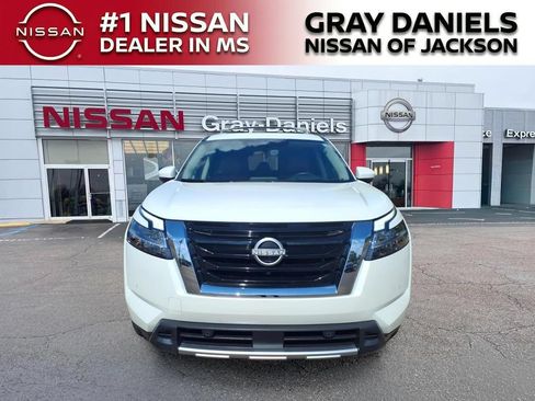 Certified 2024 Nissan Pathfinder Platinum w/ Cargo Package FWD image 2