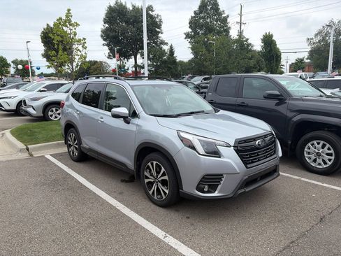 Used 2024 Subaru Forester Limited AWD/4WD image 2
