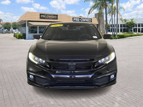 Used 2019 Honda Civic Sport image 2