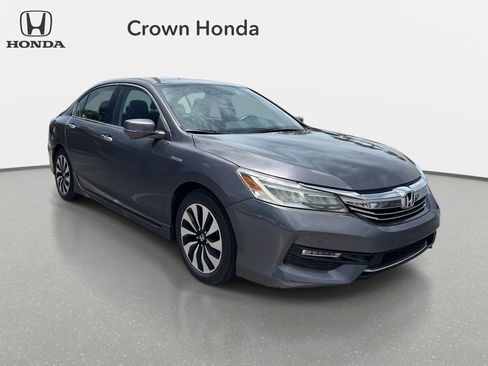 Used 2017 Honda Accord Touring image 5