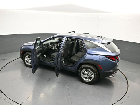 Certified 2025 Hyundai Tucson SE image 43