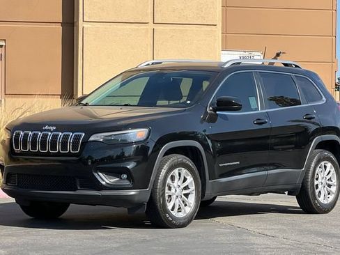 Used 2019 Jeep Cherokee Latitude w/ Popular Appearance Group AWD/4WD image 8