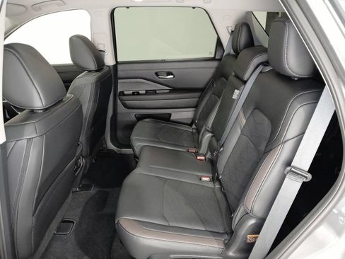 Used 2025 Nissan Pathfinder Platinum w/ Cargo Package AWD/4WD image 12
