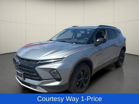 Used 2023 Chevrolet Blazer LT w/ Convenience Package FWD image 4