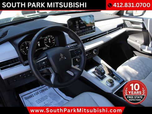 Used 2025 Mitsubishi Outlander SEL AWD/4WD image 11