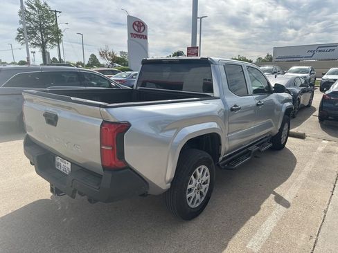 Used 2026 Toyota Tacoma SR image 3