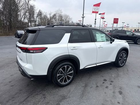 New 2026 Nissan Pathfinder Platinum FWD image 6
