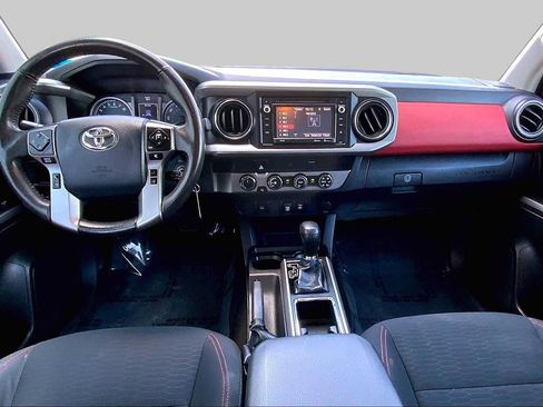 Used 2019 Toyota Tacoma SR5 AWD/4WD image 13