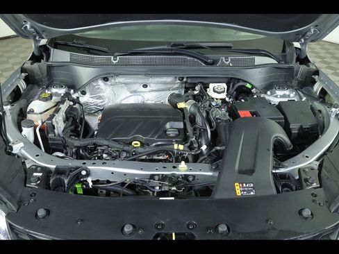 Certified 2025 Chevrolet Trax LT FWD image 18