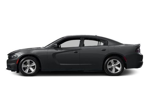 Used 2017 Dodge Charger SE RWD image 3