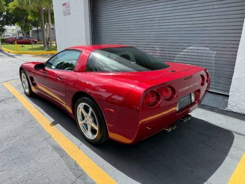 Used 2000 Chevrolet Corvette Coupe w/ Performance Handling Pkg RWD image 22