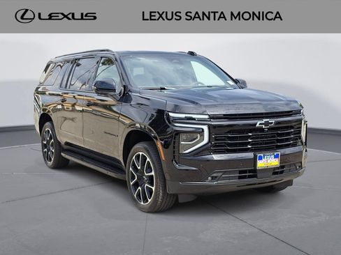Used 2026 Chevrolet Suburban RST w/ Comfort Package RWD image 3