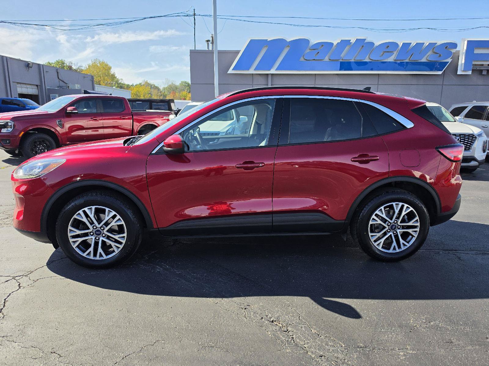 Used 2022 Ford Escape SEL AWD/4WD image 2