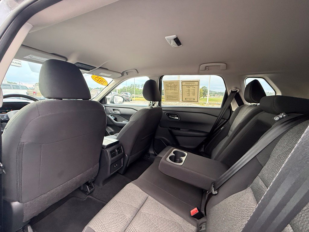 Used 2025 Nissan Rogue SV AWD/4WD image 46