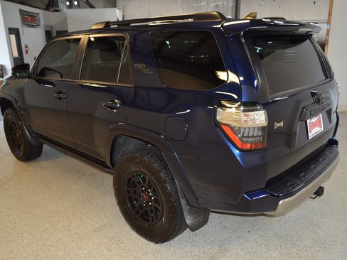 Used 2021 Toyota 4Runner TRD Off-Road Premium AWD/4WD image 5