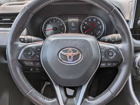 Used 2021 Toyota RAV4 XLE w/ Convenience Package AWD/4WD image 15
