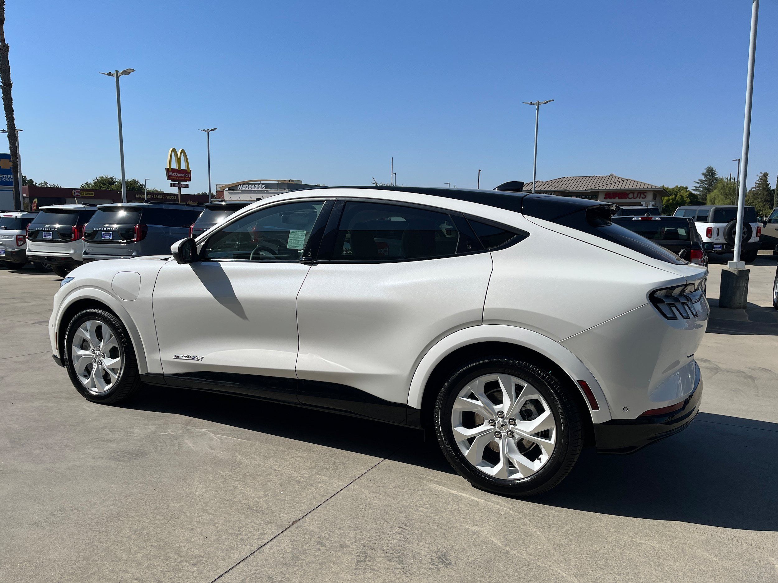 Certified 2022 Ford Mustang Mach-E Premium w/ Ice White Appearance Package AWD/4WD image 3