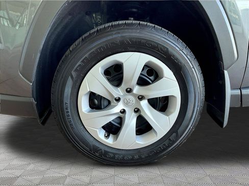 Used 2024 Toyota RAV4 LE AWD/4WD image 32
