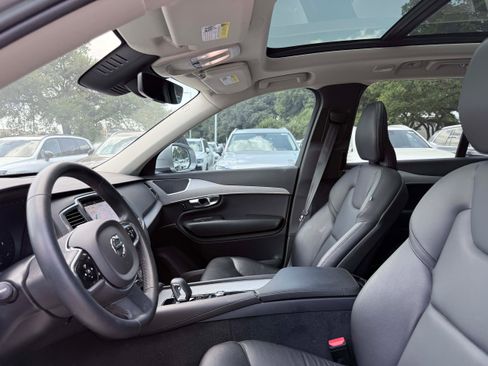 Certified 2023 Volvo XC90 B5 Core AWD/4WD image 11